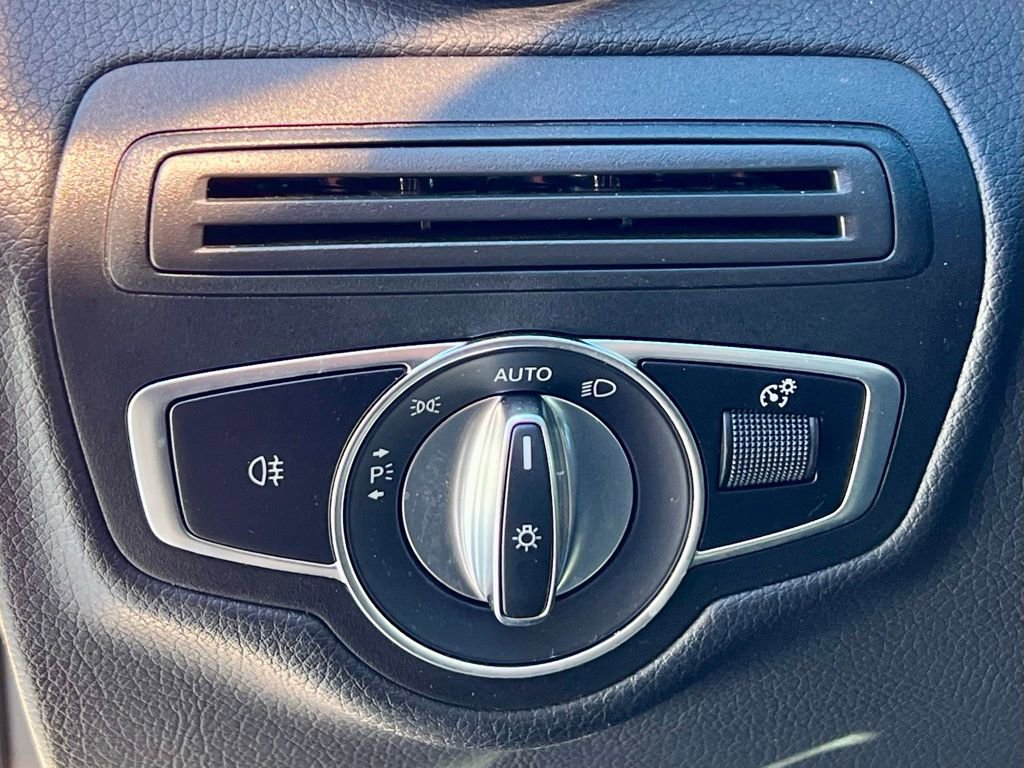 Certified 2022 Mercedes-Benz GLC 300 4MATIC image 32