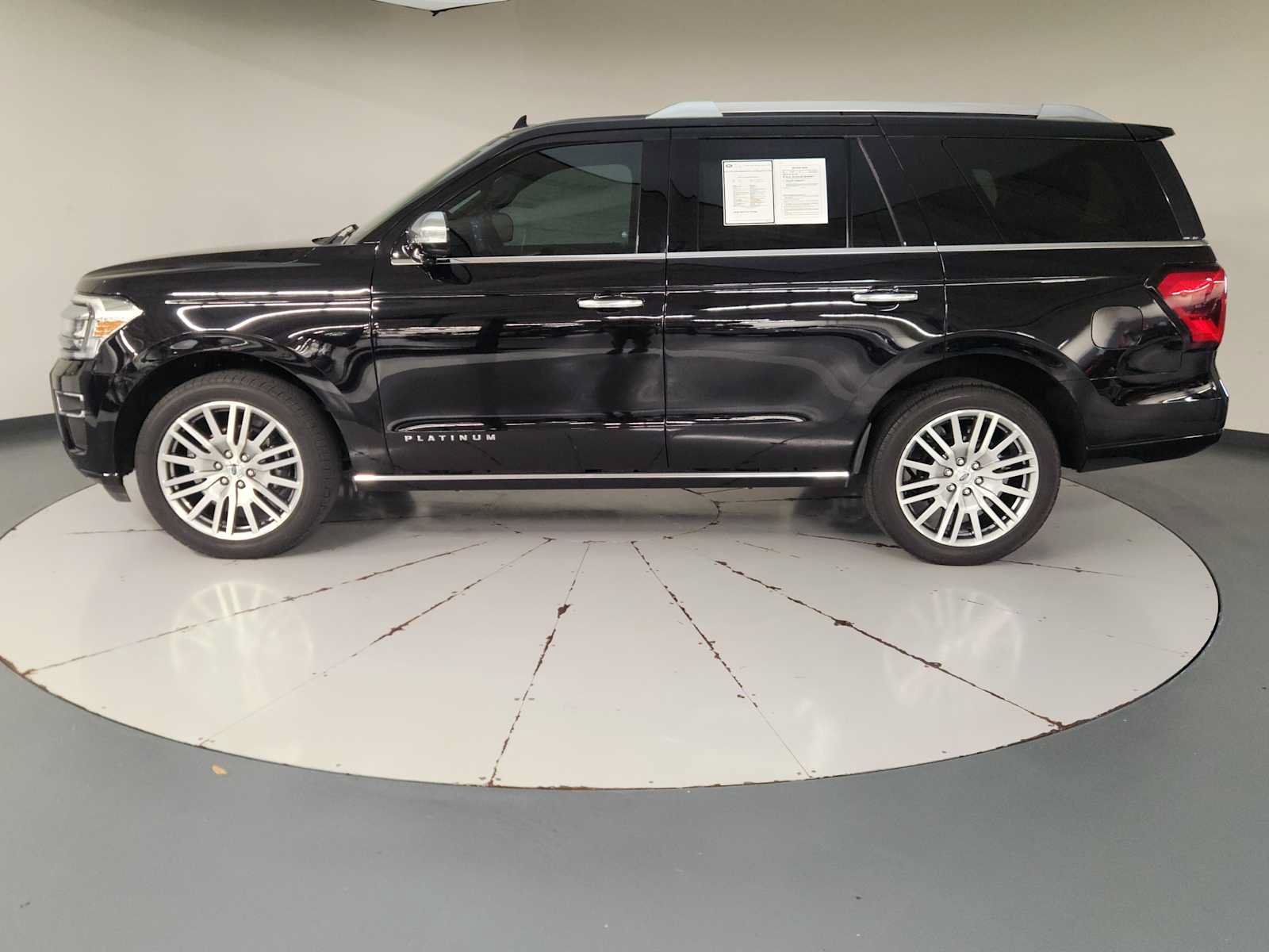 Used 2023 Ford Expedition Platinum RWD image 5