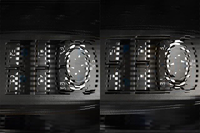 Used 2020 Ford Escape SE image 23