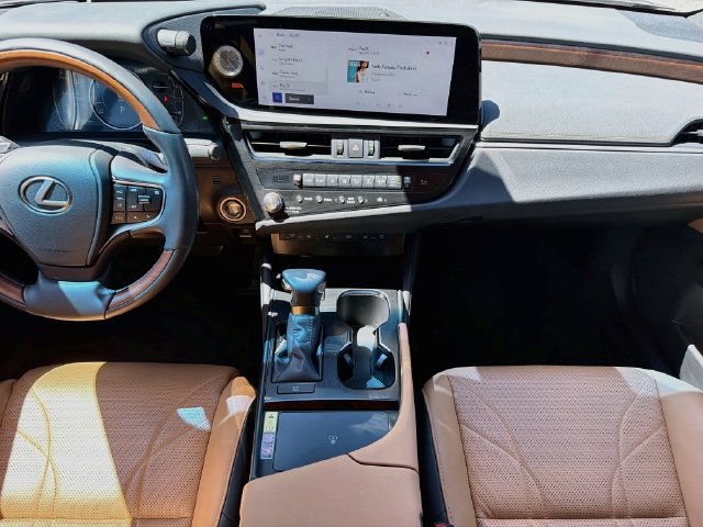 Used 2024 Lexus ES 350 w/ Technology Package FWD image 18
