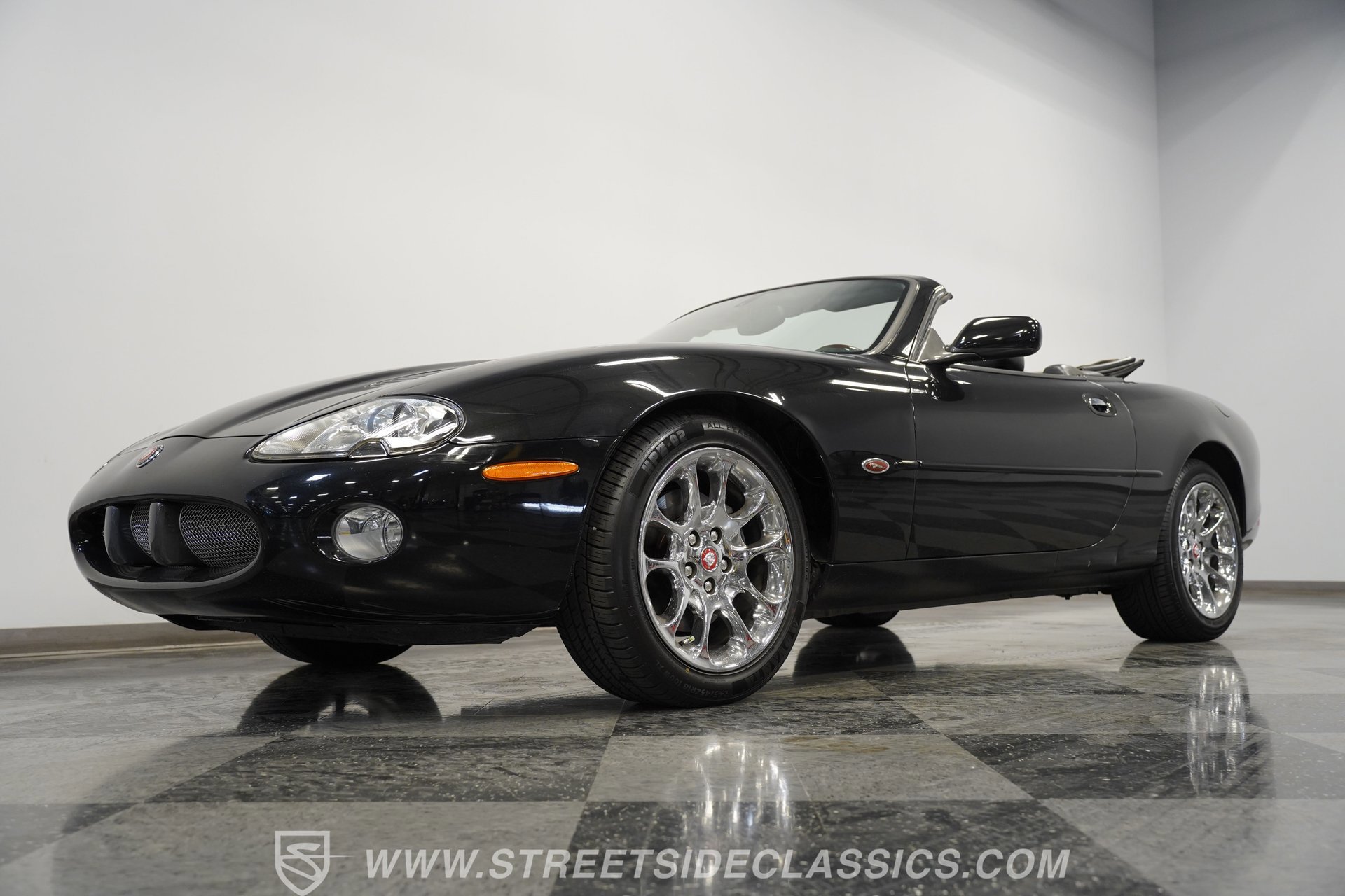 Used 2002 Jaguar XK8 Convertible image 21
