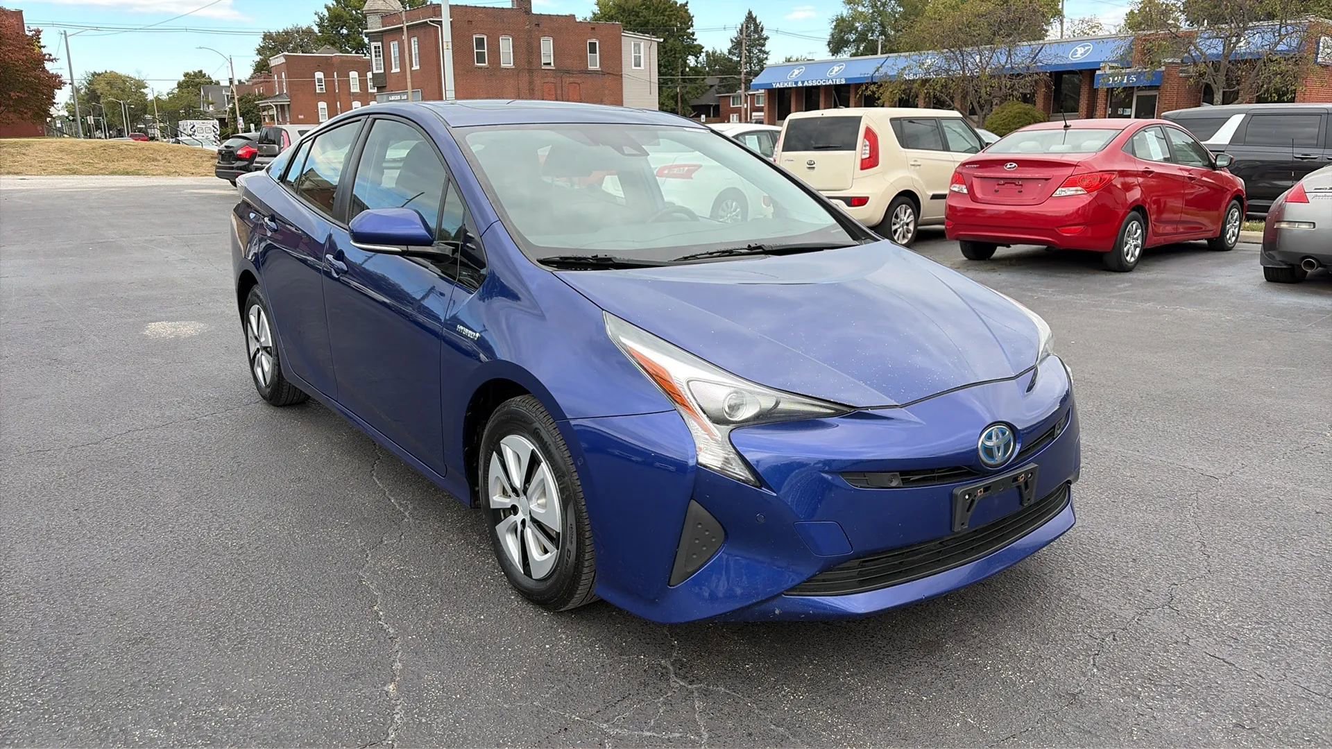 Used 2017 Toyota Prius Four Touring image 3
