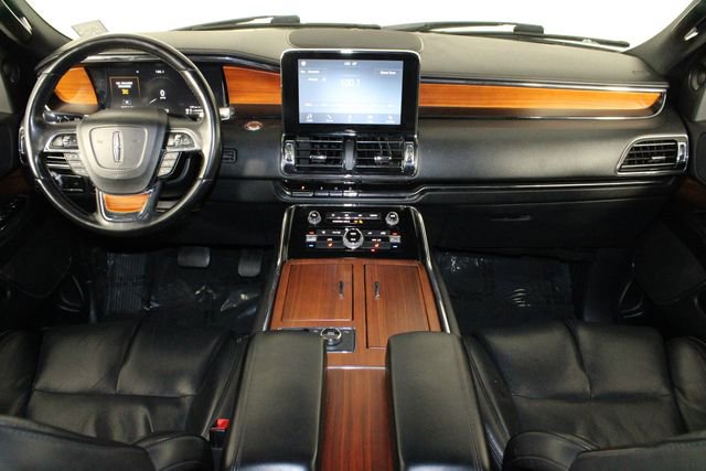 Used 2019 Lincoln Navigator Premiere image 32