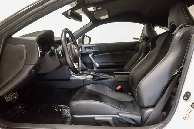 Used 2018 Toyota 86 RWD image 9