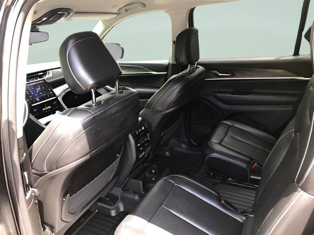 Used 2023 Jeep Grand Cherokee L Limited AWD/4WD image 12