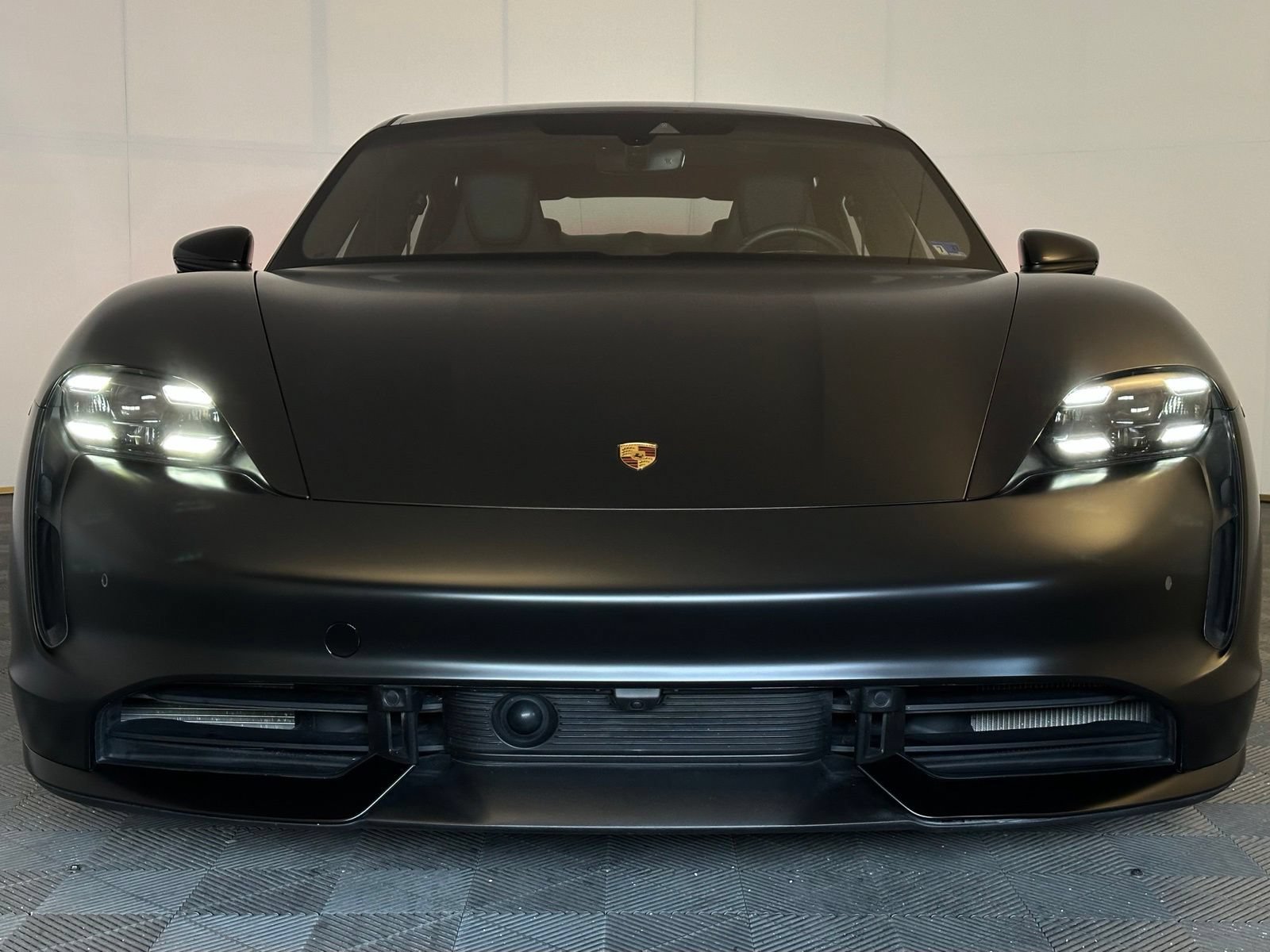 Used 2020 Porsche Taycan Turbo AWD/4WD image 27
