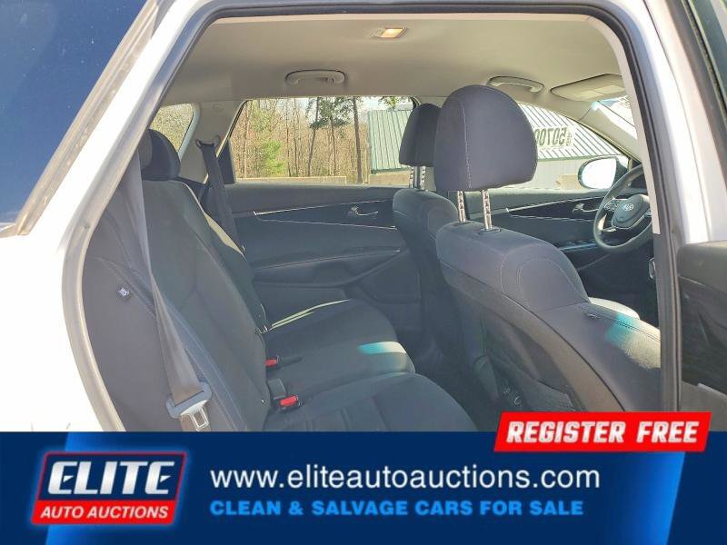 Used 2019 Kia Sorento LX image 22