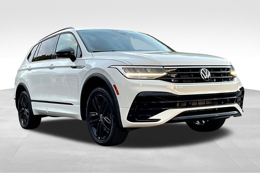 Used 2022 Volkswagen Tiguan SE R-Line