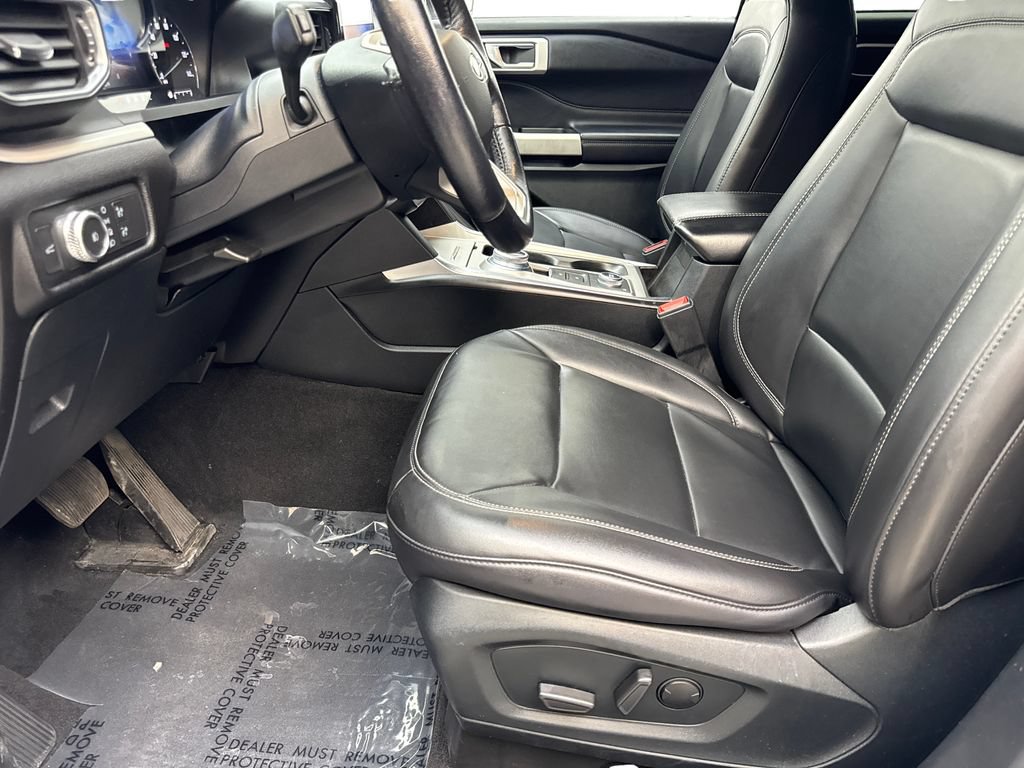 Used 2022 Ford Explorer XLT w/ Equipment Group 202A AWD/4WD image 27