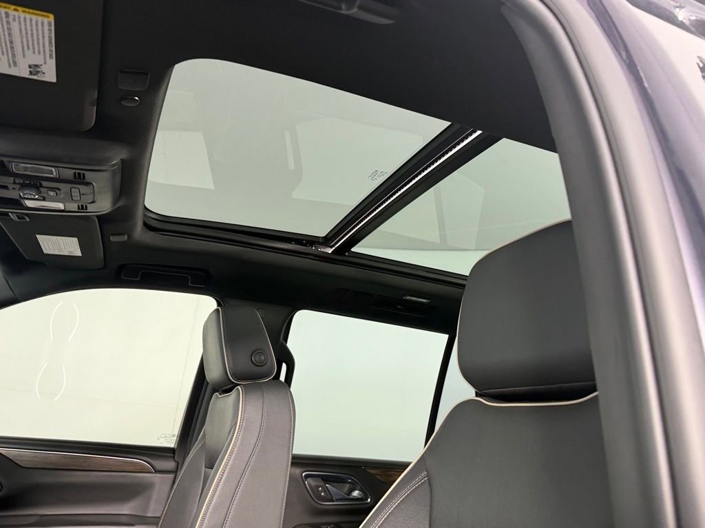 Used 2023 Chevrolet Tahoe Premier AWD/4WD image 23