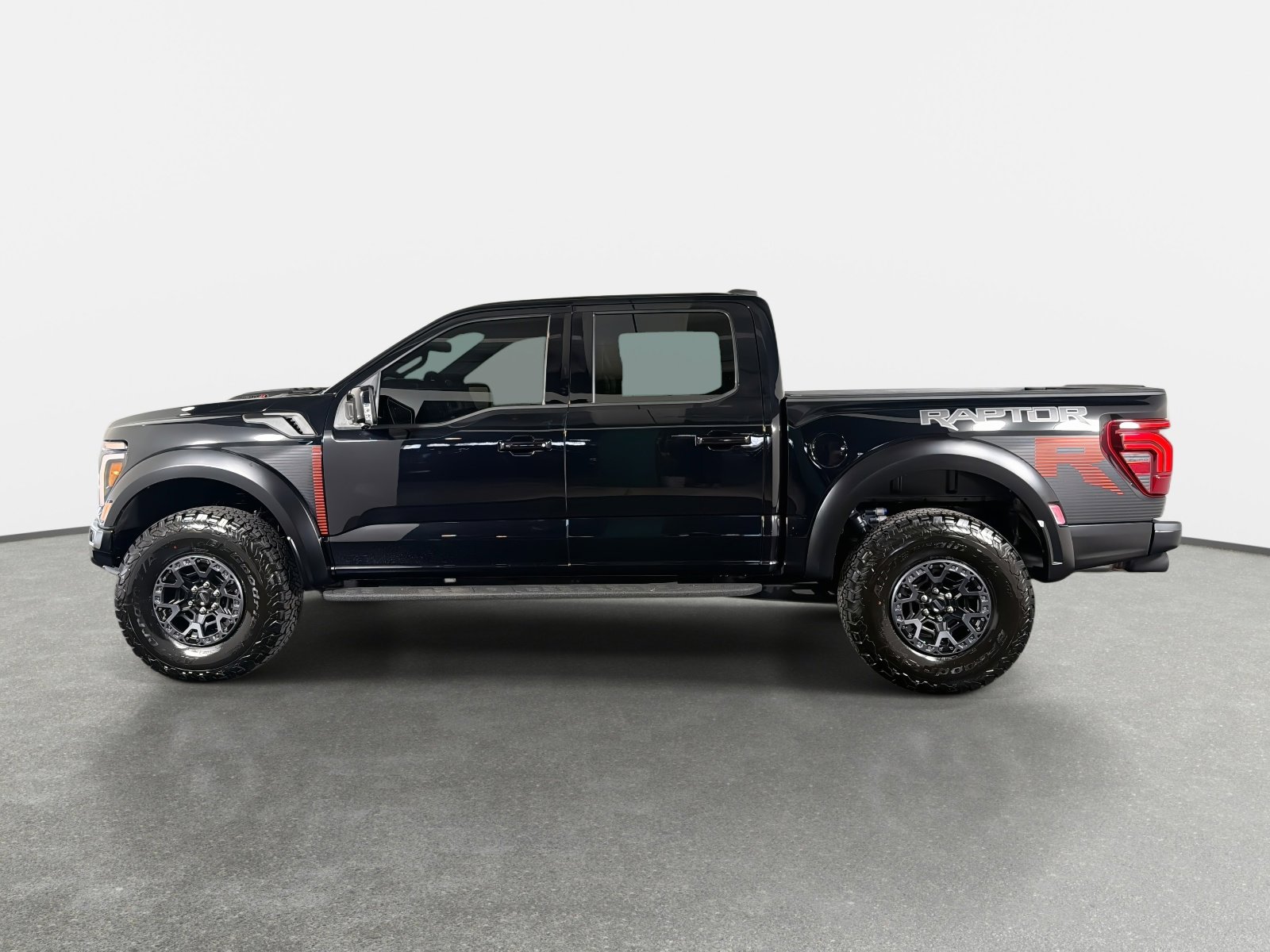 Used 2025 Ford F150 Raptor w/ Equipment Group 803A Raptor R AWD/4WD image 6