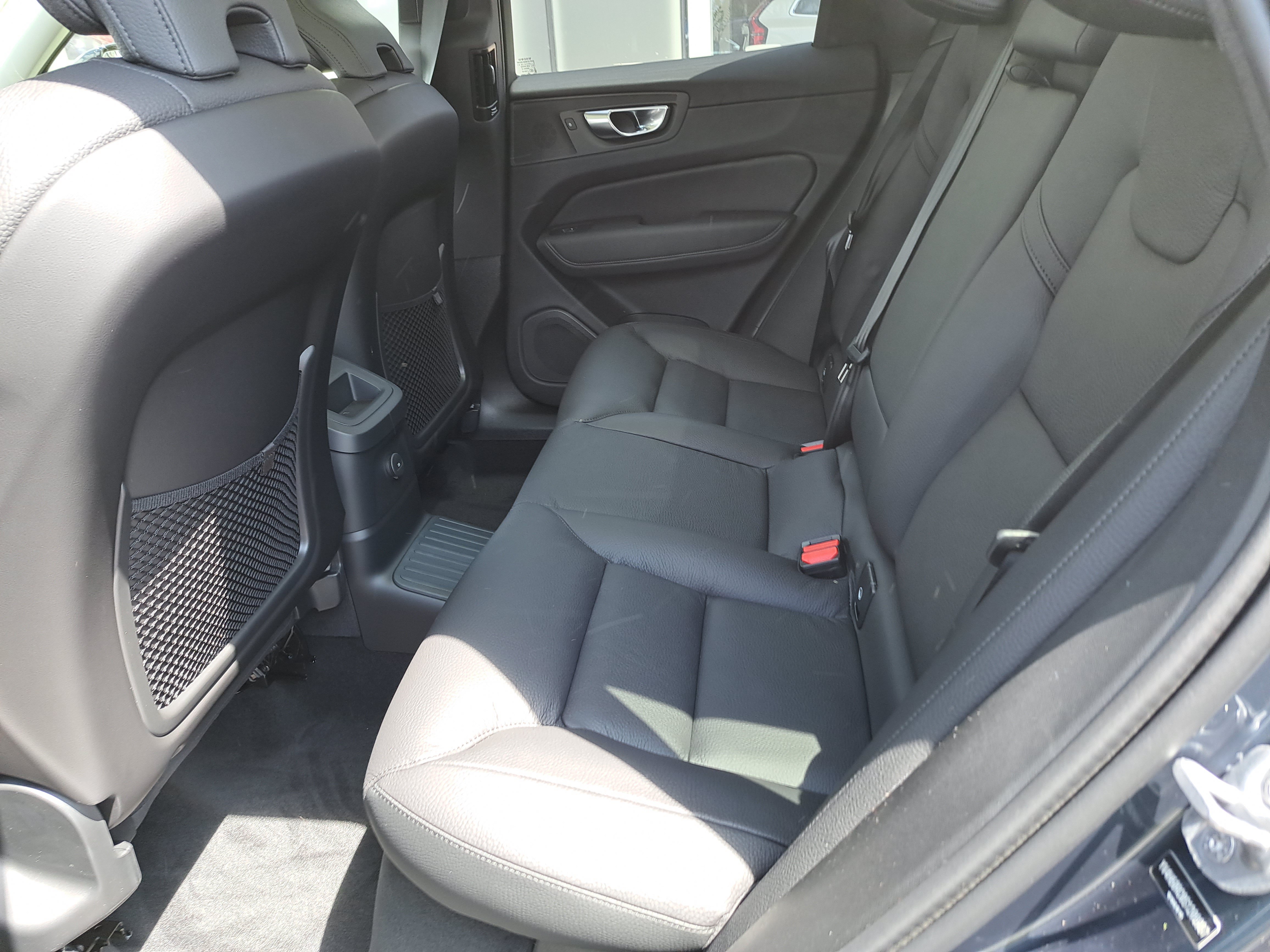 New 2025 Volvo XC60 T8 Plus w/ Protection Package Premier AWD/4WD image 8