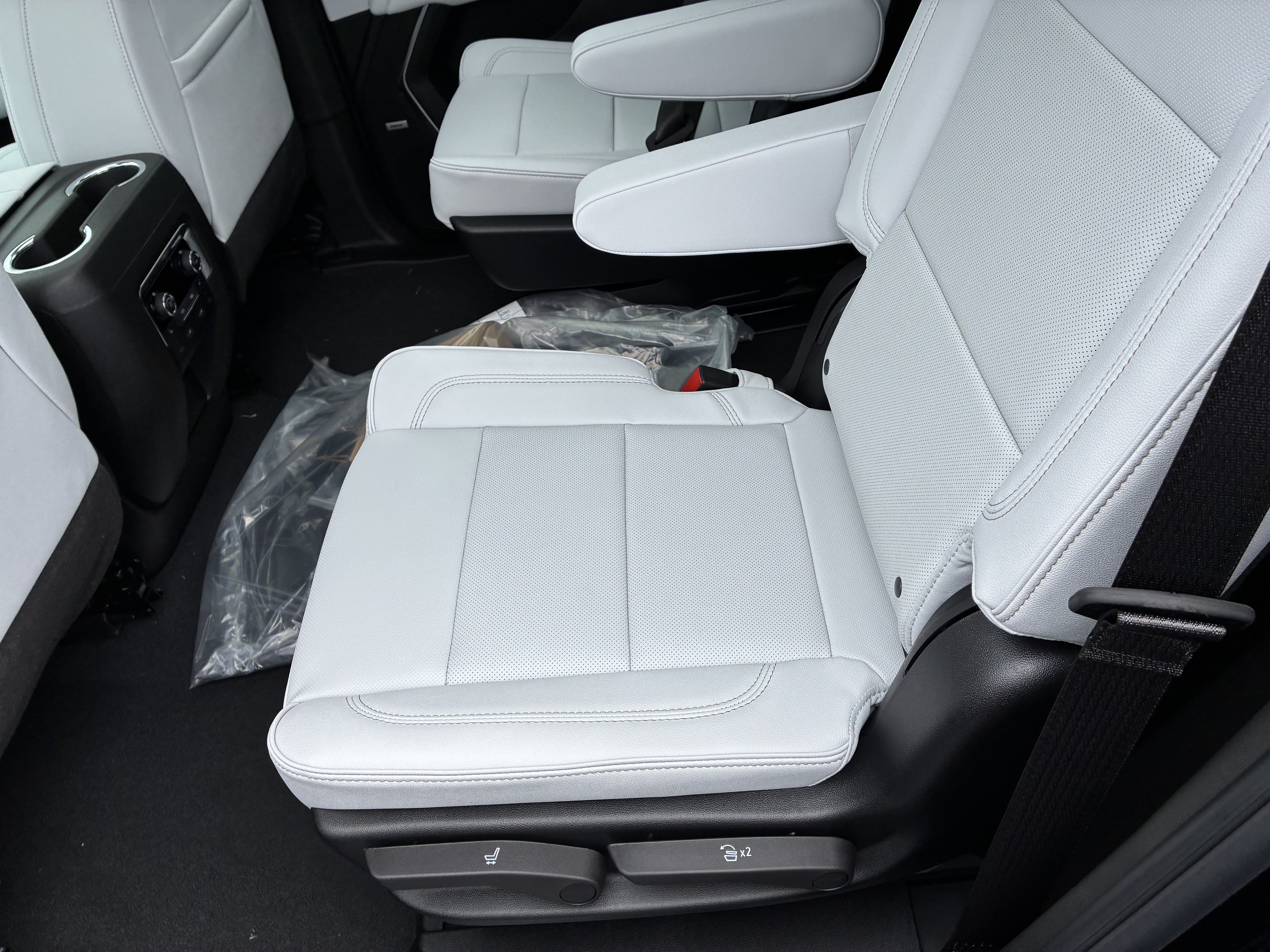 New 2026 Chevrolet Tahoe Premier AWD/4WD image 13