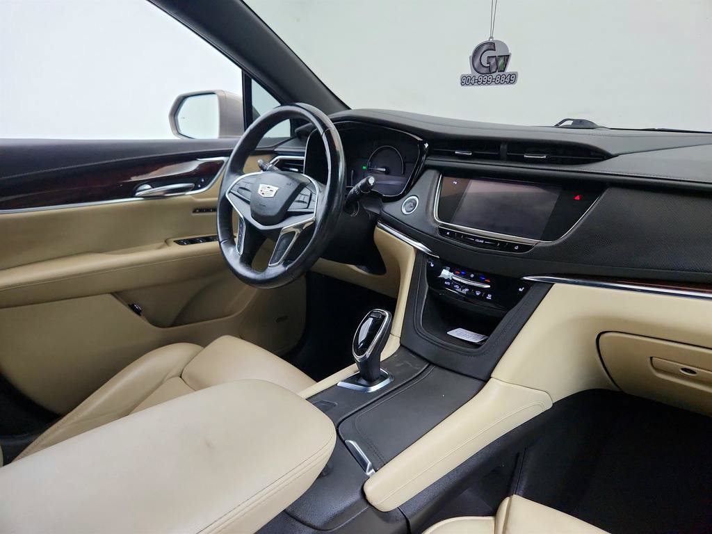 Used 2017 Cadillac XT5 Luxury w/ Driver Awareness Package FWD image 25