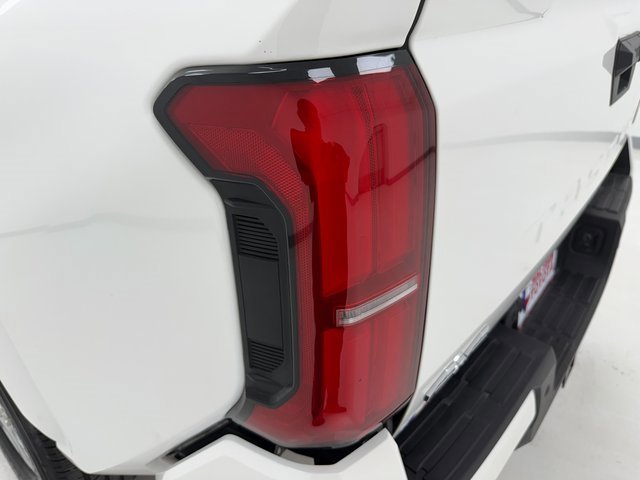 Used 2025 Toyota Tacoma SR5 w/ SR5 Upgrade Package image 35