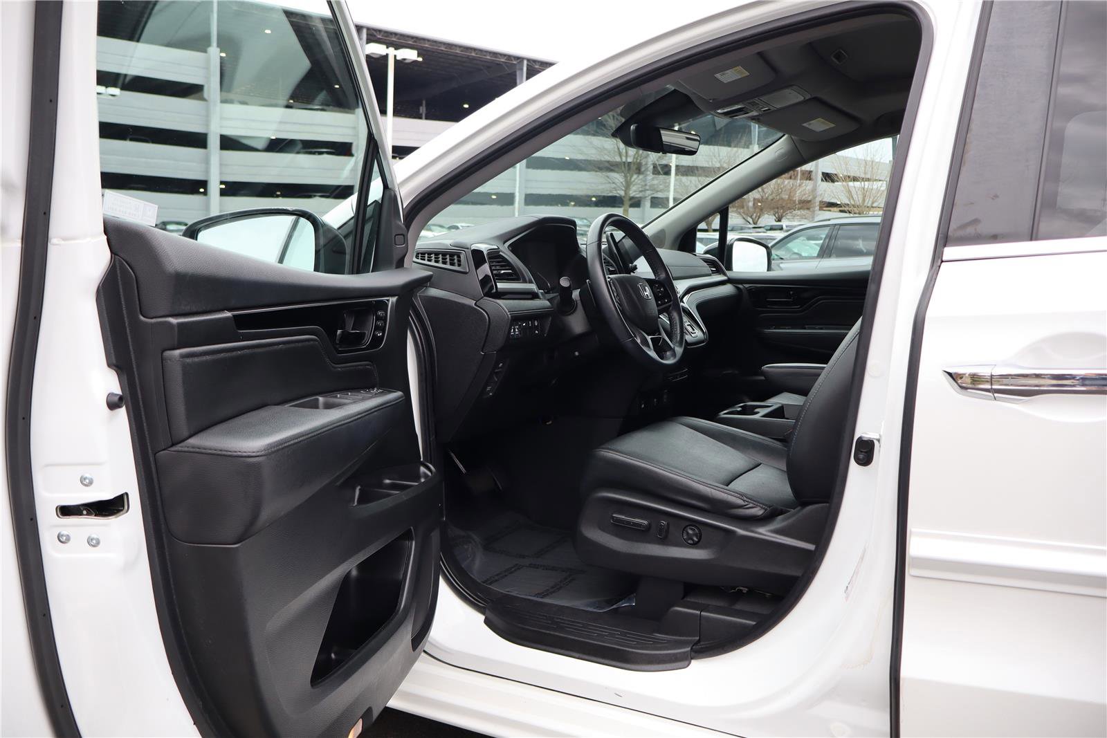 Used 2022 Honda Odyssey Touring image 11