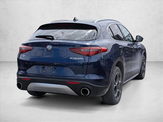 Used 2018 Alfa Romeo Stelvio Ti image 4