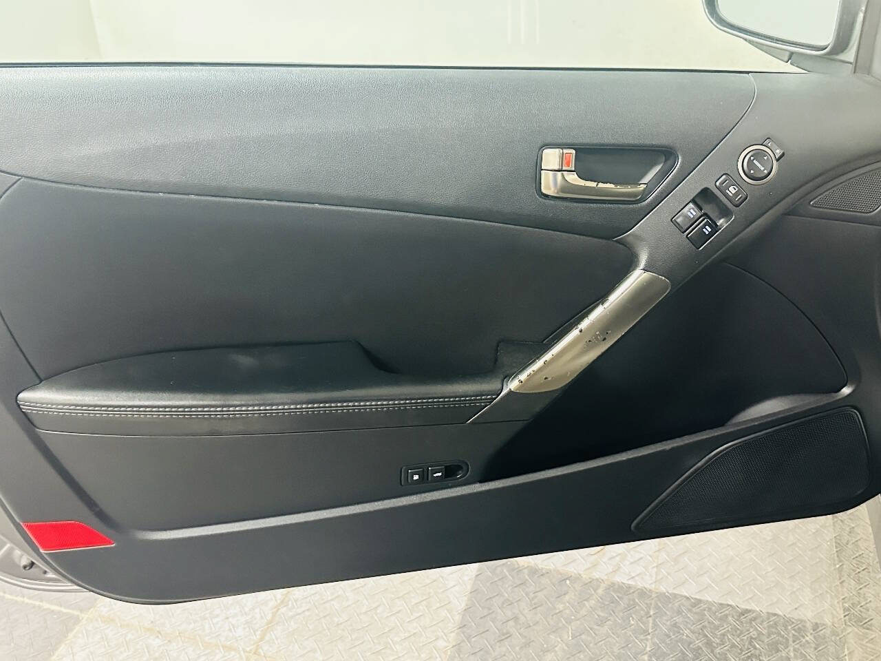 Used 2013 Hyundai Genesis 2.0T RWD image 23