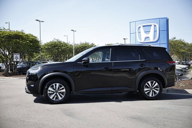 Used 2025 Nissan Pathfinder SL image 4