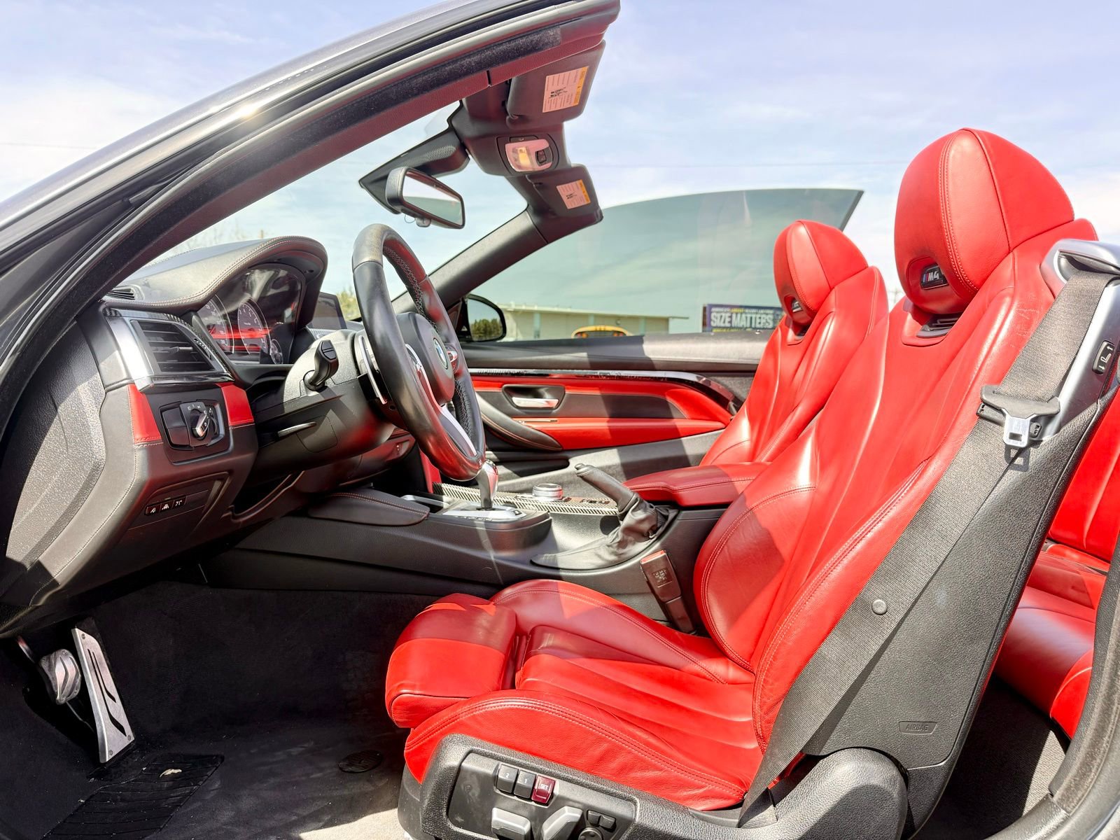 Used 2018 BMW M4 Convertible image 24