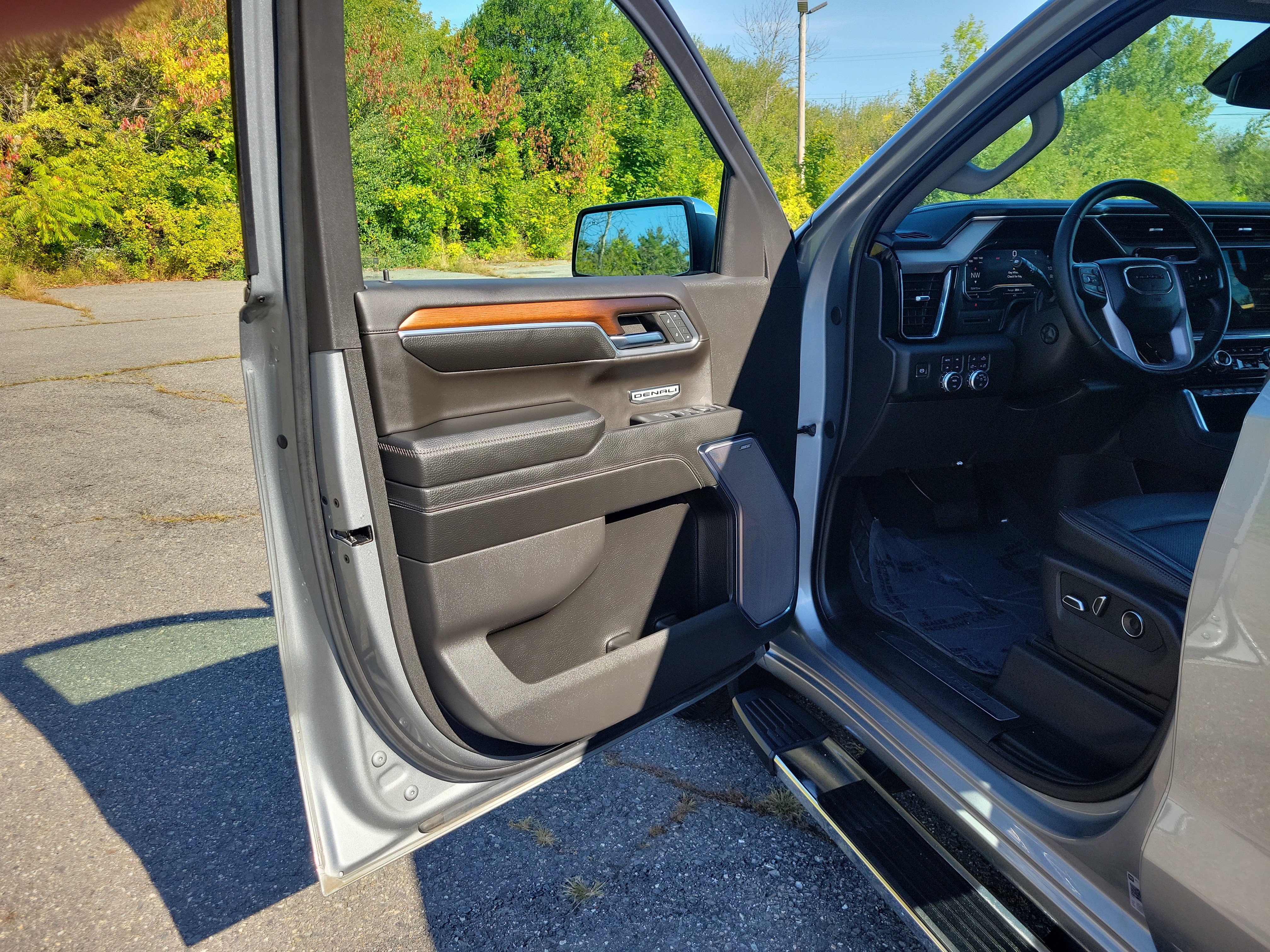 Used 2024 GMC Sierra 1500 Denali AWD/4WD image 15