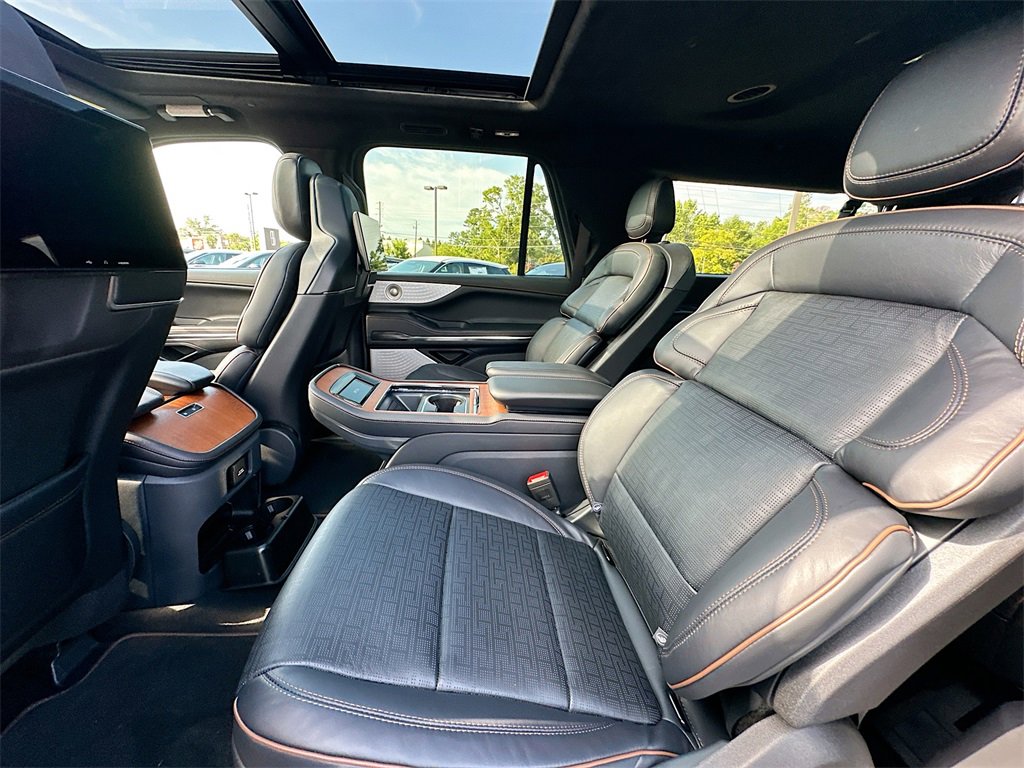 New 2025 Lincoln Navigator L Black Label image 4