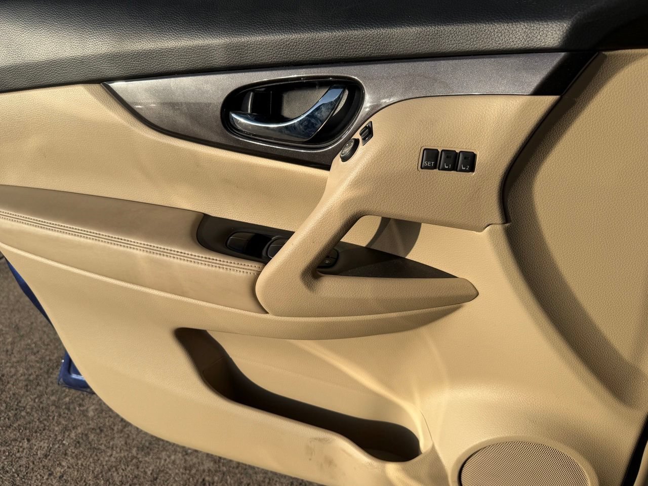 Used 2019 Nissan Rogue SV w/ Sun & Sound Touring Package FWD image 25