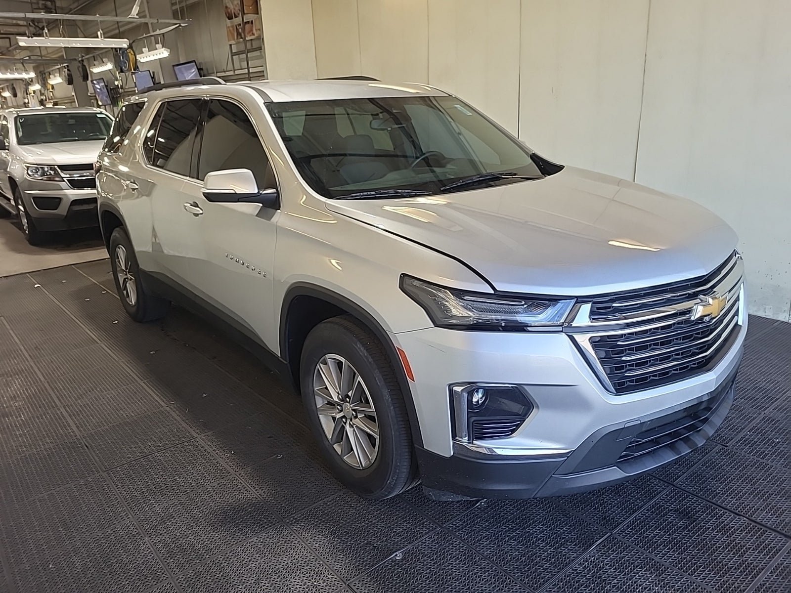 Used 2022 Chevrolet Traverse LT FWD image 4