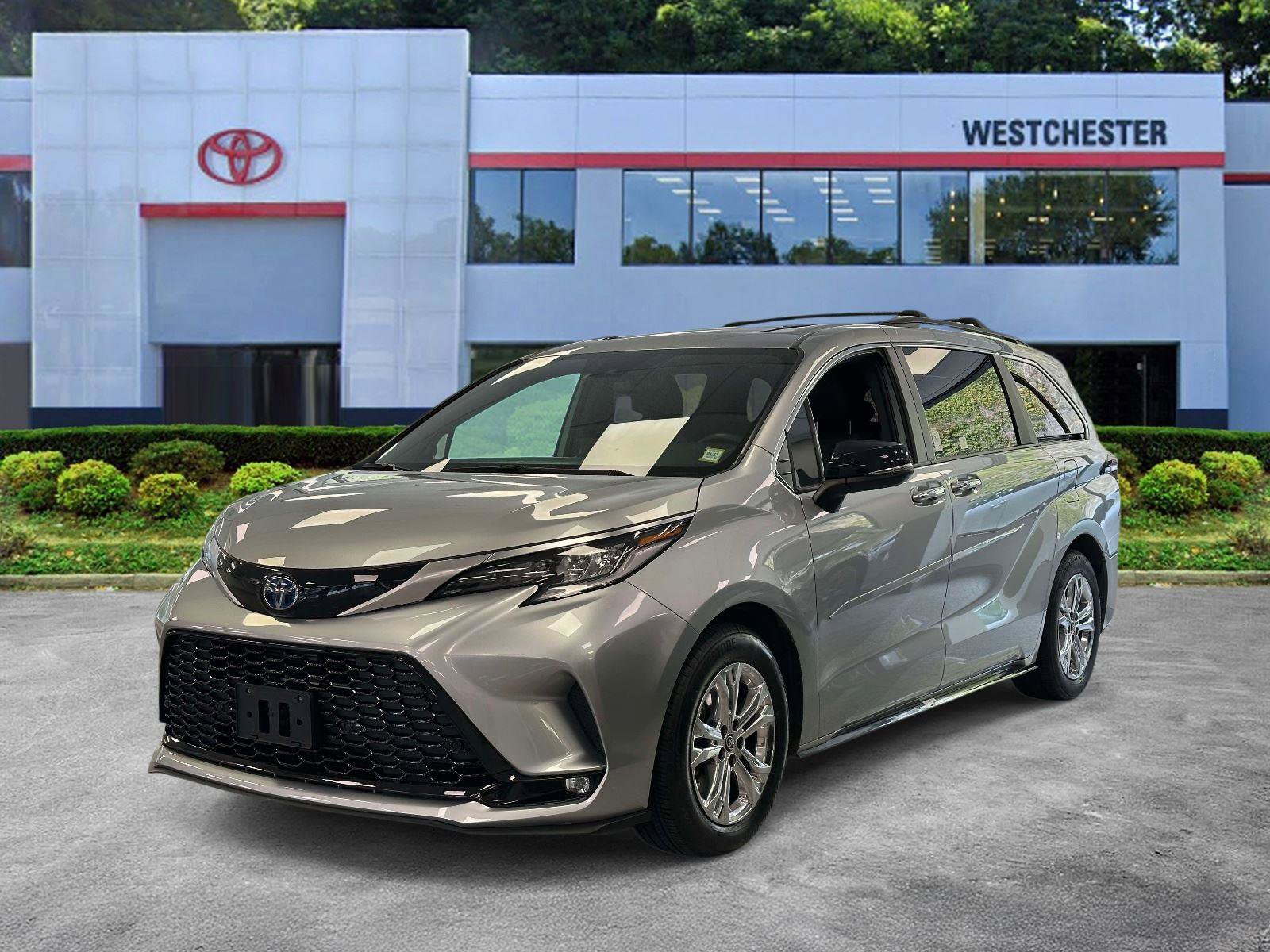 Certified 2023 Toyota Sienna XSE AWD/4WD image 7