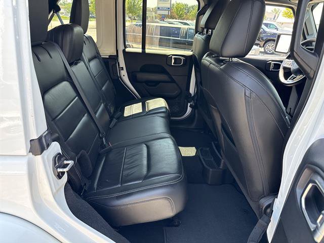 Used 2018 Jeep Wrangler Unlimited Sahara w/ Dual Top Group AWD/4WD image 28
