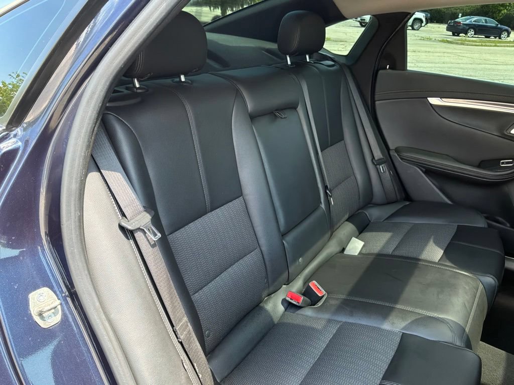 Used 2017 Chevrolet Impala LT w/ Convenience Package FWD image 30