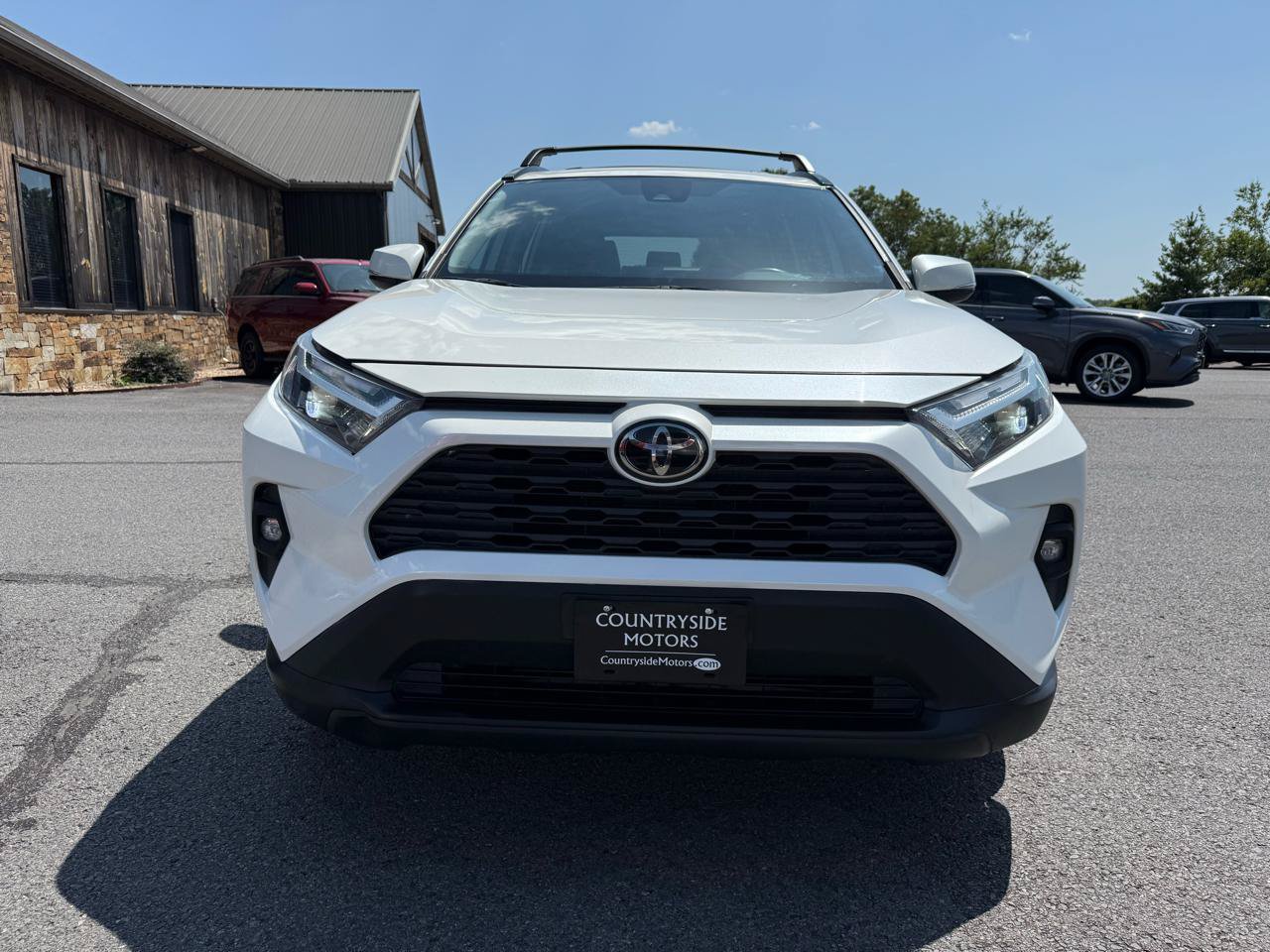 Used 2022 Toyota RAV4 XLE Premium FWD image 9
