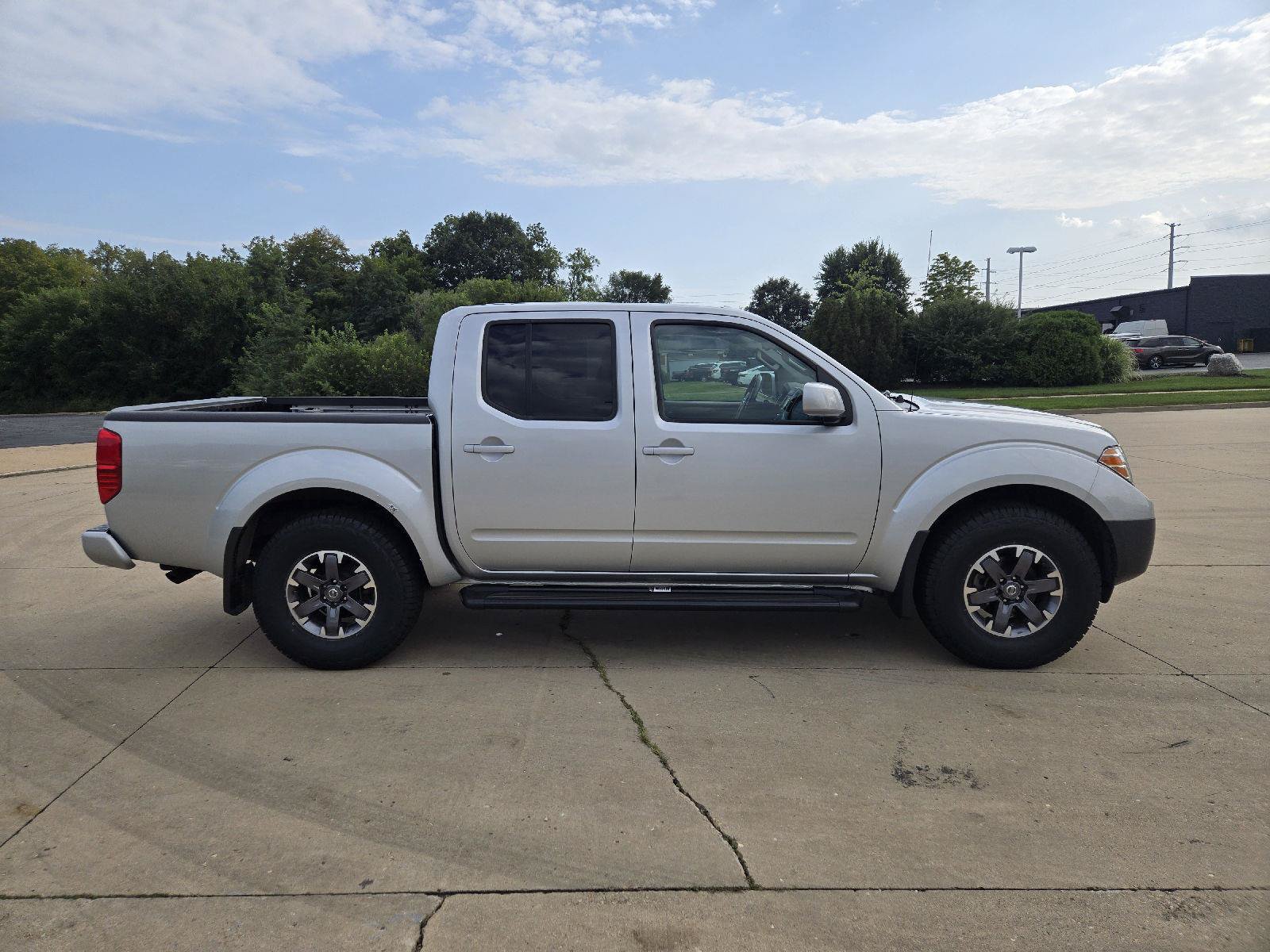 Used 2014 Nissan Frontier PRO-4X w/ Pro-4x Luxury Package AWD/4WD image 2