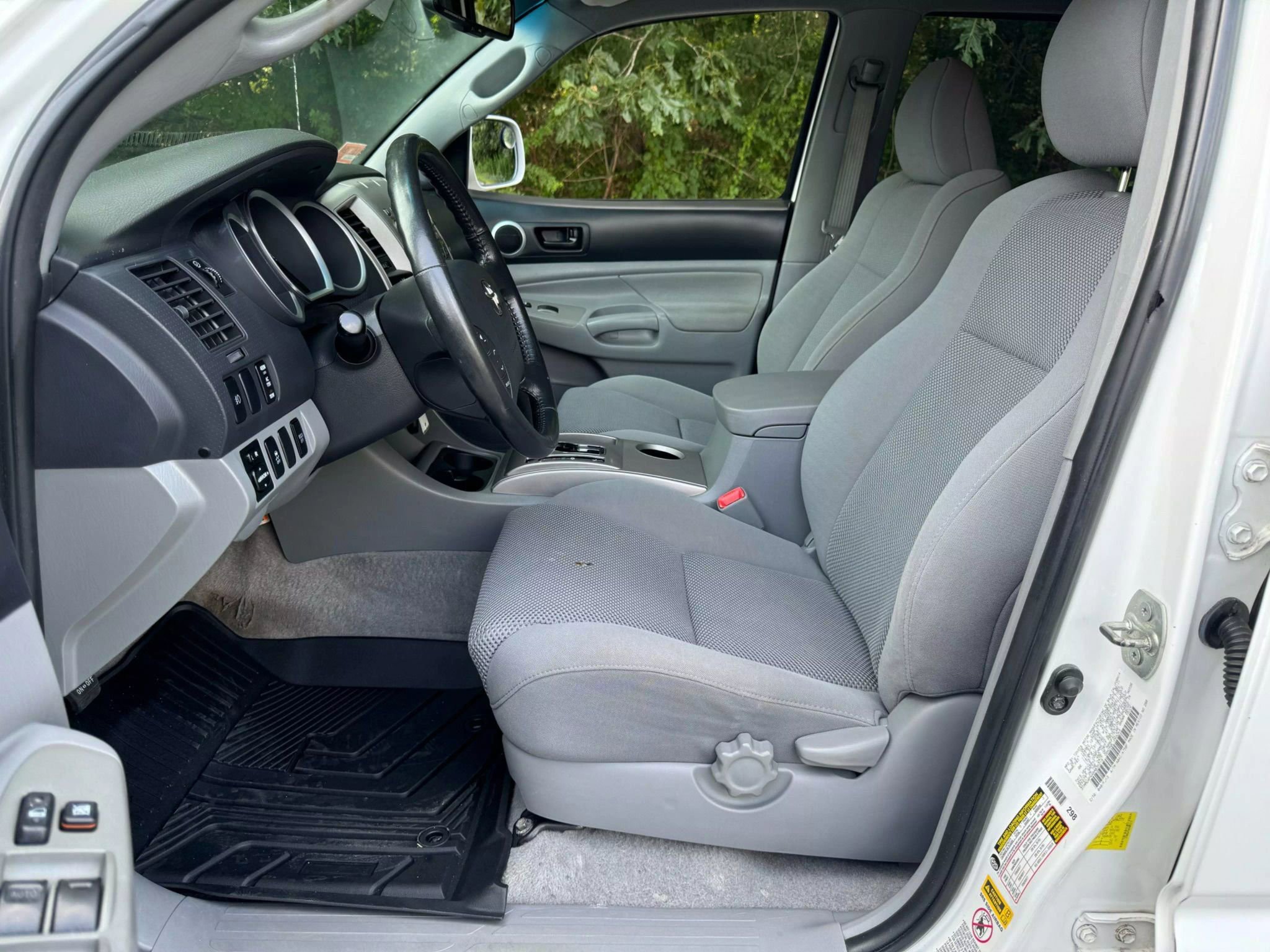 Used 2011 Toyota Tacoma 4x4 Double Cab image 11