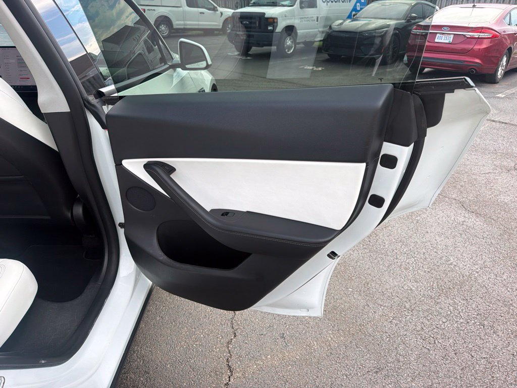 Used 2021 Tesla Model Y Long Range AWD/4WD image 44