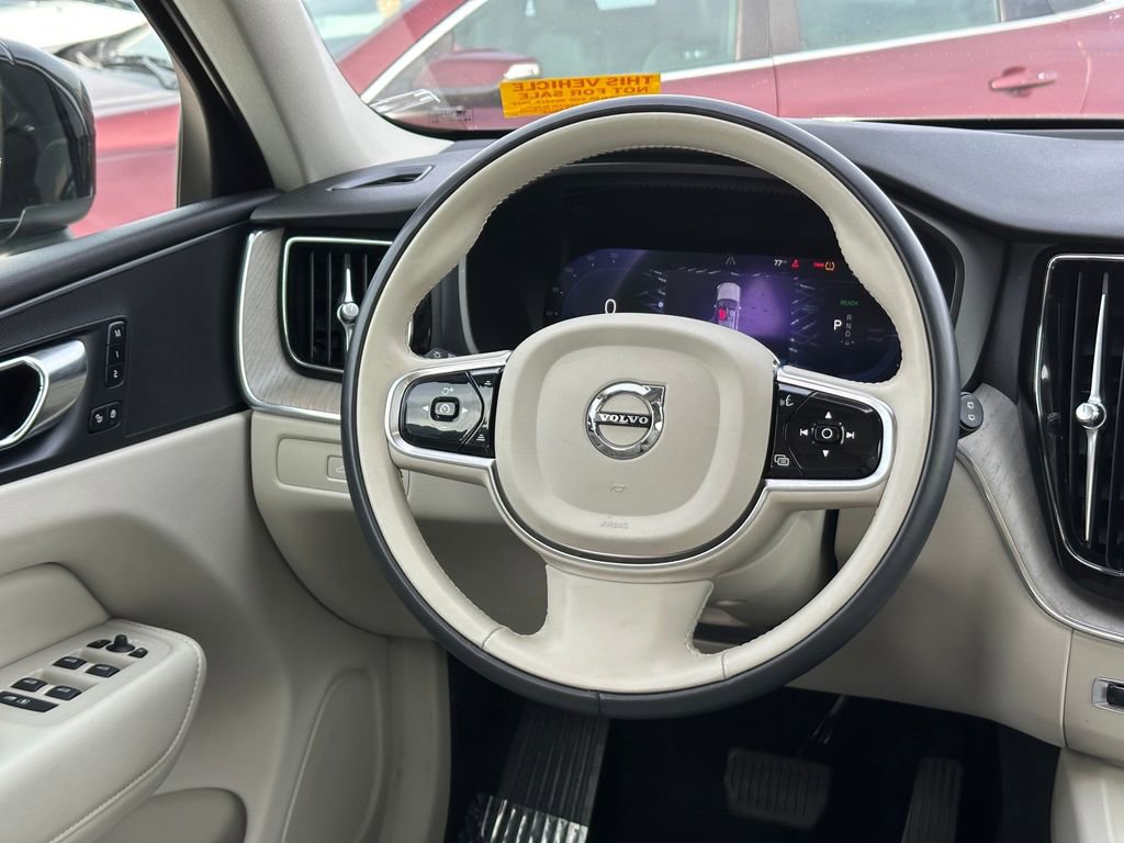 Used 2023 Volvo XC60 T8 Plus image 24