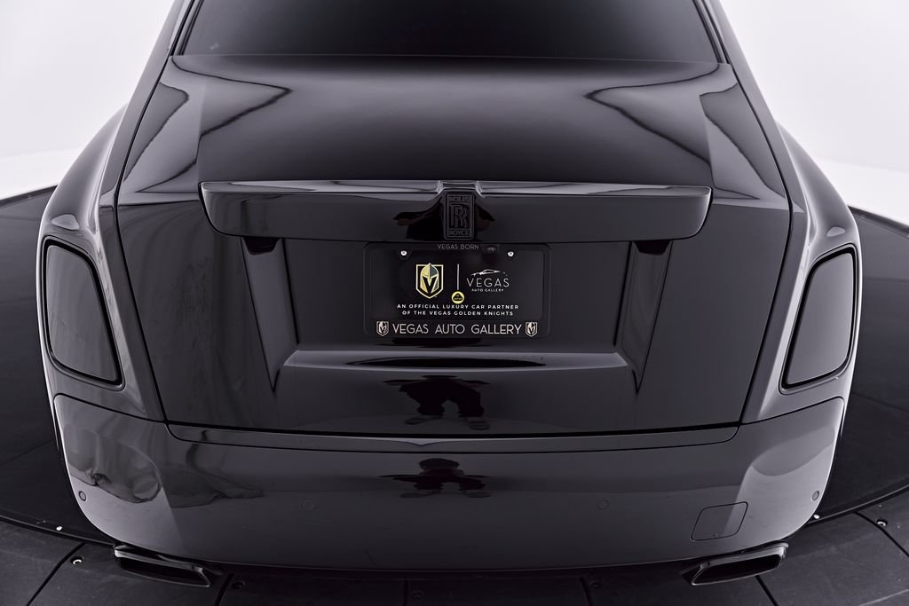 Used 2024 Rolls-Royce Phantom Sedan w/ The Phantom Package RWD image 26