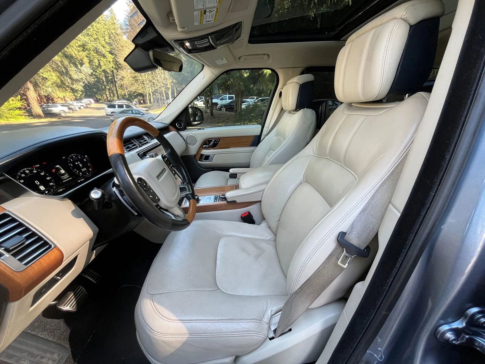 Used 2019 Land Rover Range Rover Long Wheelbase Autobiography AWD/4WD image 10