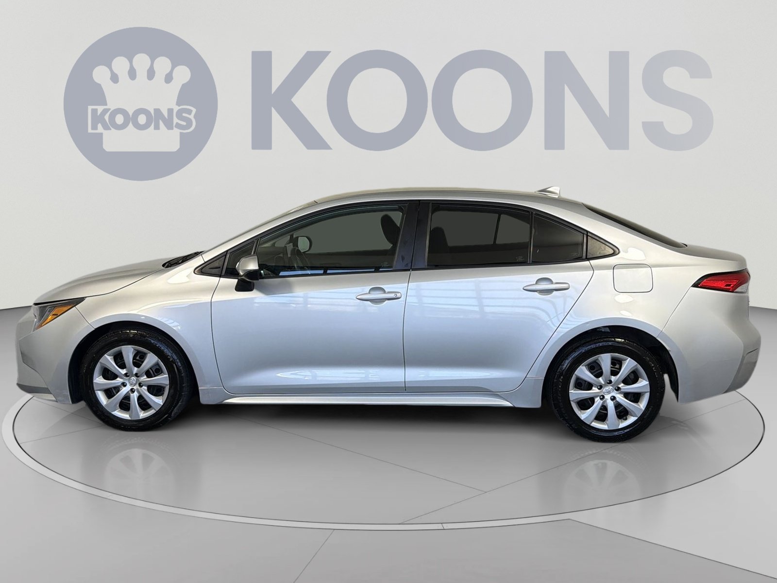 Used 2023 Toyota Corolla LE FWD image 2