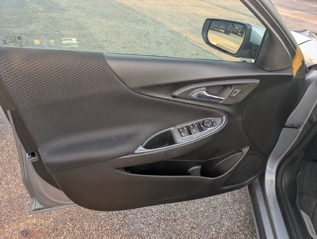 Used 2024 Chevrolet Malibu RS w/ LPO, Floor Liner Package FWD image 11