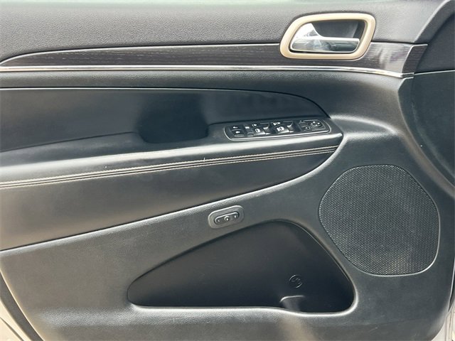 Used 2014 Jeep Grand Cherokee Limited image 16
