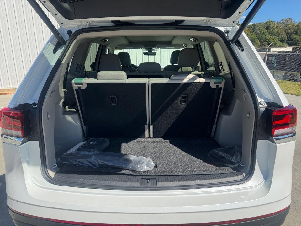 New 2026 Volkswagen Atlas SE image 15