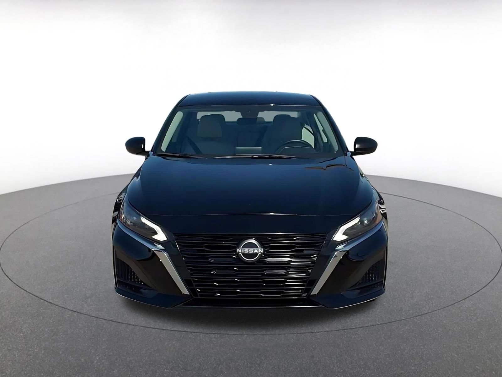 Used 2025 Nissan Altima 2.5 SV image 4