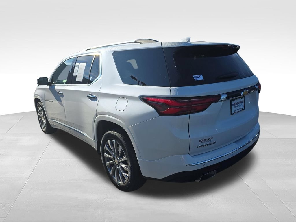 Used 2023 Chevrolet Traverse Premier FWD image 3