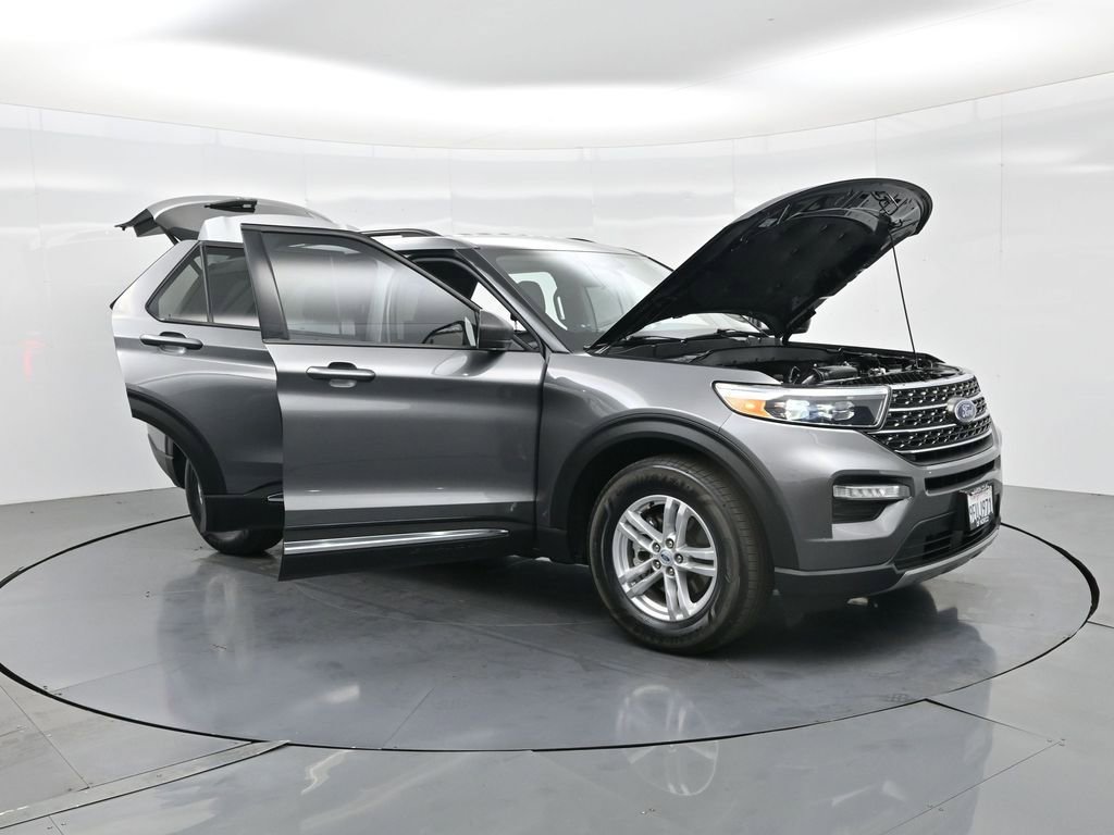 Used 2022 Ford Explorer XLT w/ Equipment Group 202A image 38