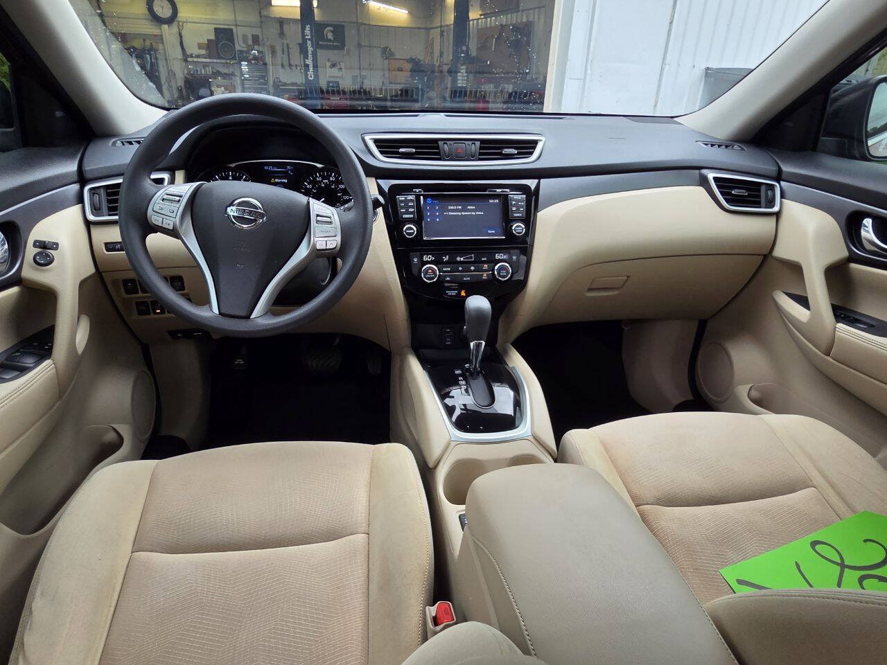 Used 2016 Nissan Rogue SV w/ SV Premium Package AWD/4WD image 6
