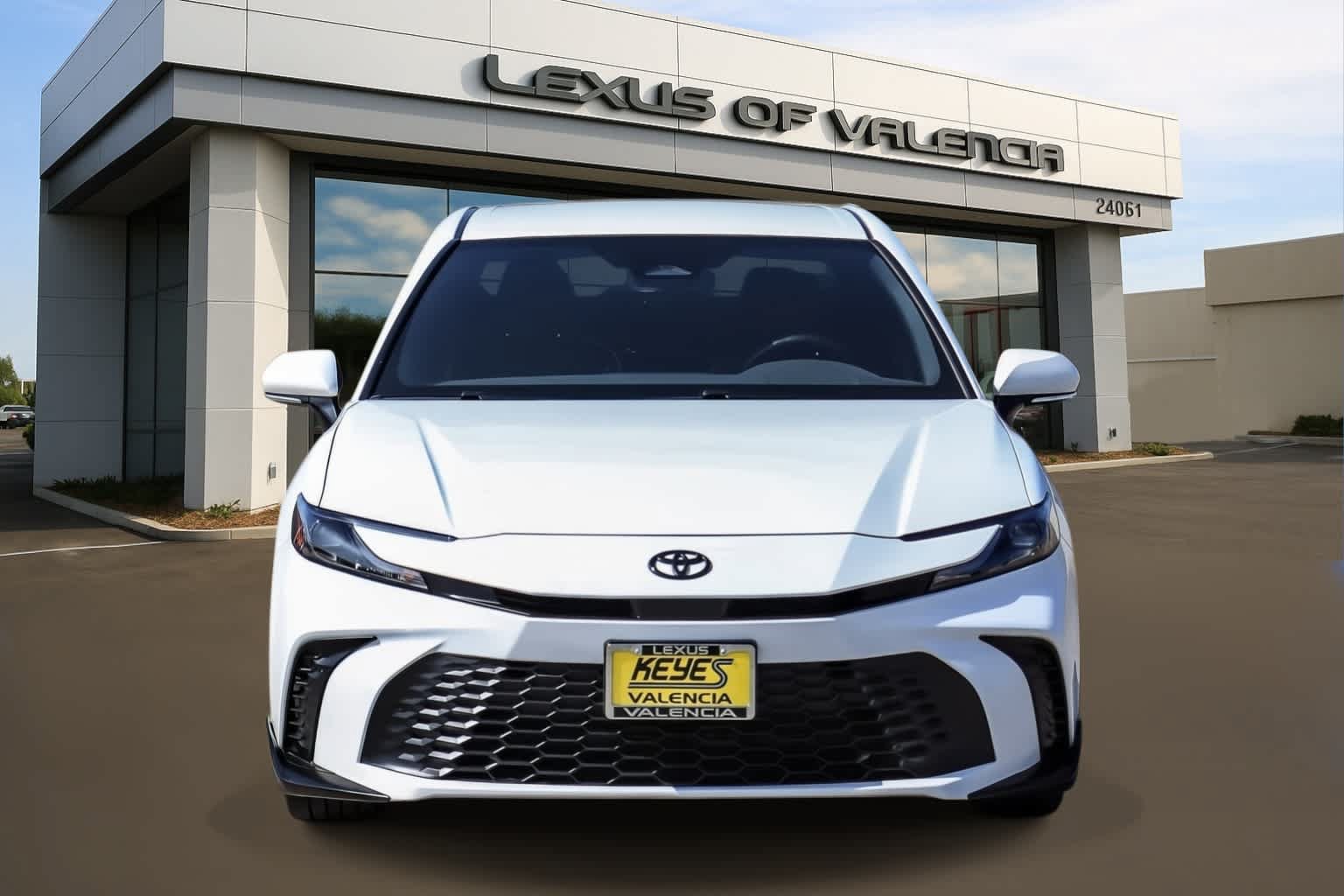 Used 2025 Toyota Camry SE FWD image 6