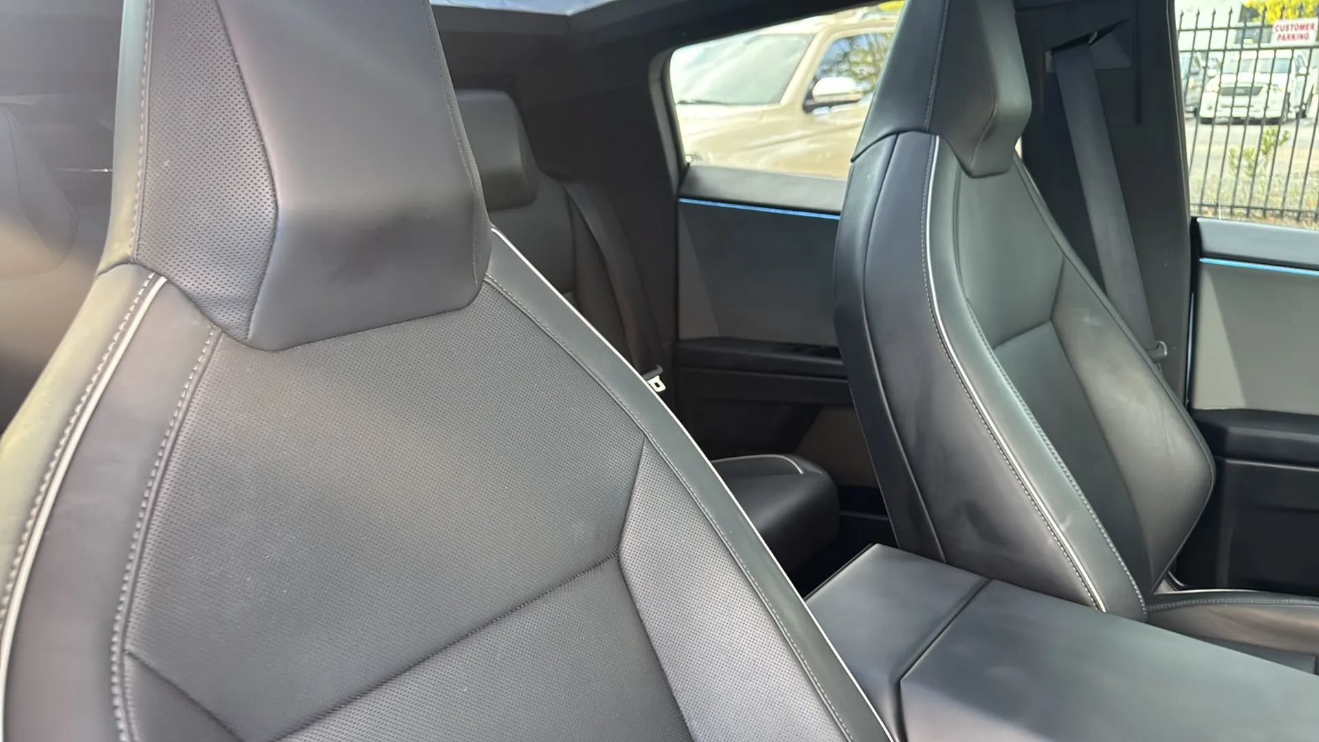 Used 2024 Tesla Cybertruck AWD Crew Cab image 11