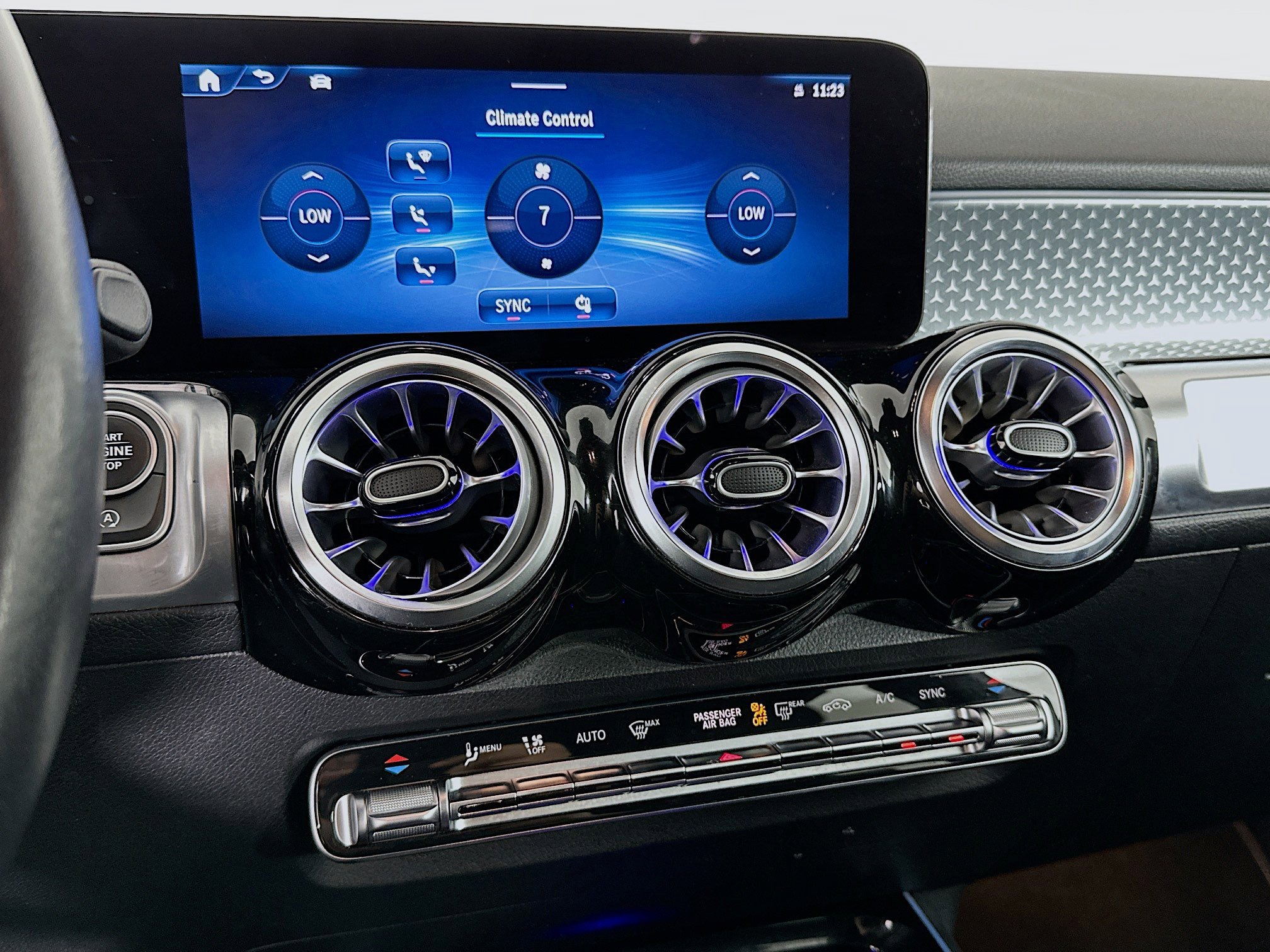 Used 2024 Mercedes-Benz GLB 250 4MATIC image 24