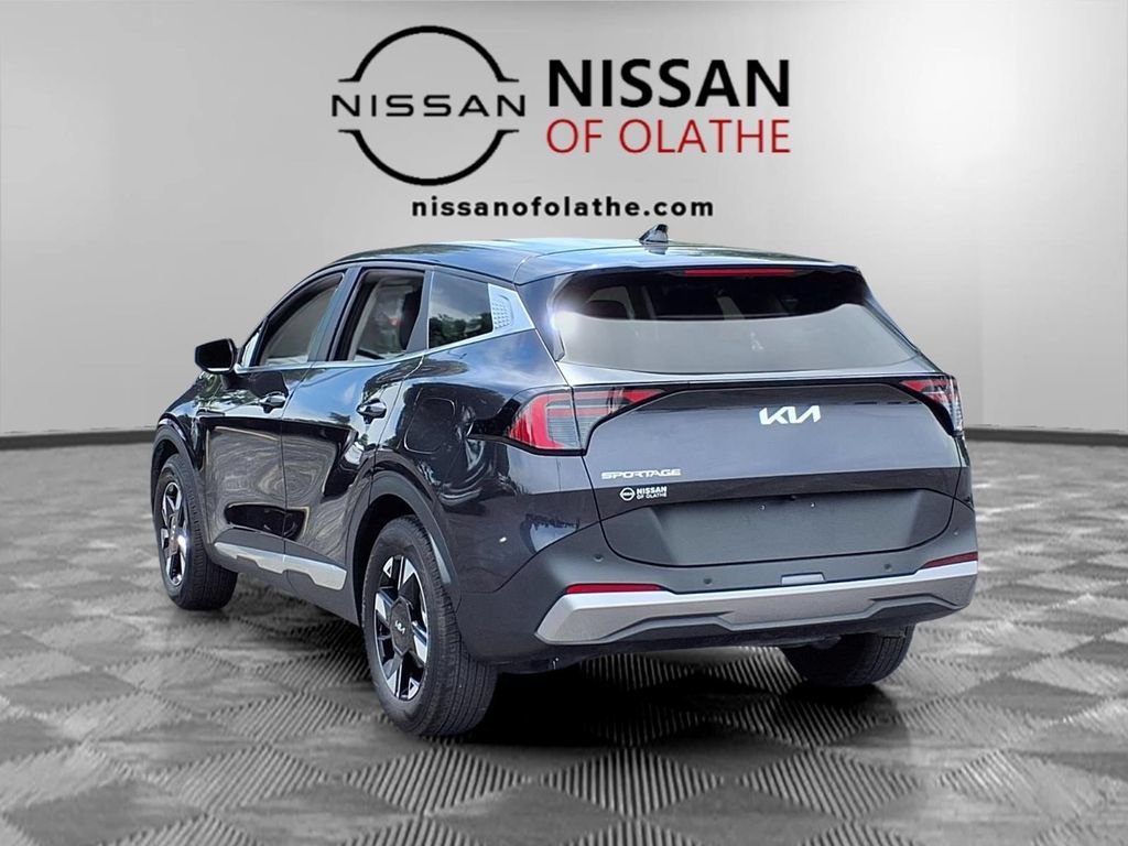 Used 2026 Kia Sportage LX FWD image 3